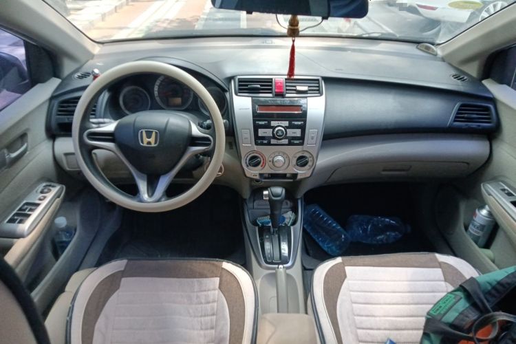 Used Honda City Classic 2008 1.5L Automatic Elite Edition Center Console