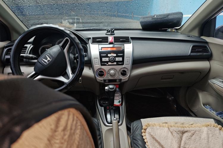 Used Honda City Classic 2008 1.5L Automatic Elite Edition Center Console