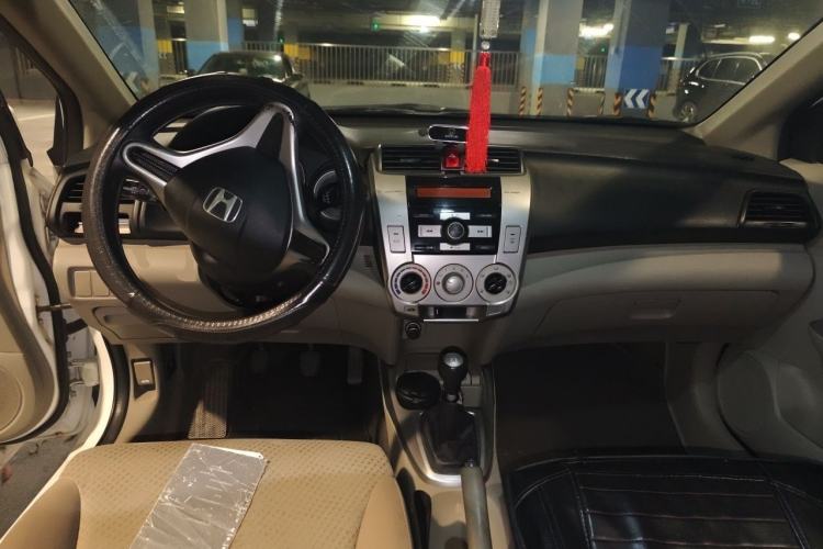 Used Honda City Classic 2008 1.5L manual Elite Edition Center Console
