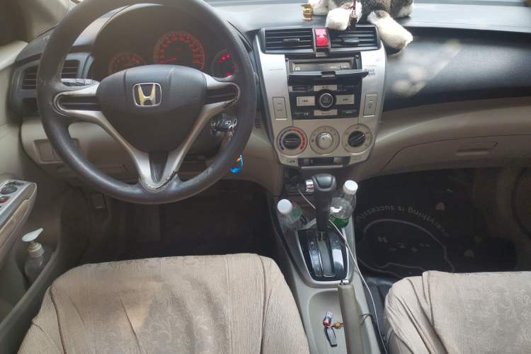Used Honda City Classic 2008 1.5L Automatic Elite Edition Center Console