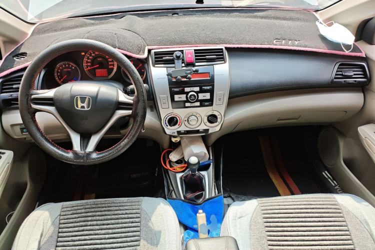 Used Honda City Classic 2008 1.5L manual comfort version Center Console