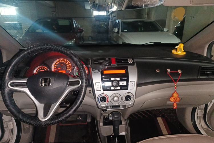Used Honda City Classic 2008 1.5L Automatic Elite Edition Center Console