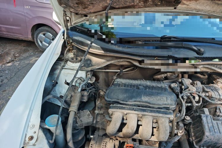 Used Honda City Classic 2008 1.5L manual Elite Edition Engine Bay Right