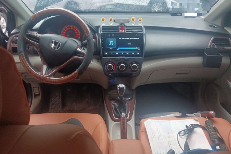 Used Honda City Classic 2011 1.5L Manual Elite Edition Center Console