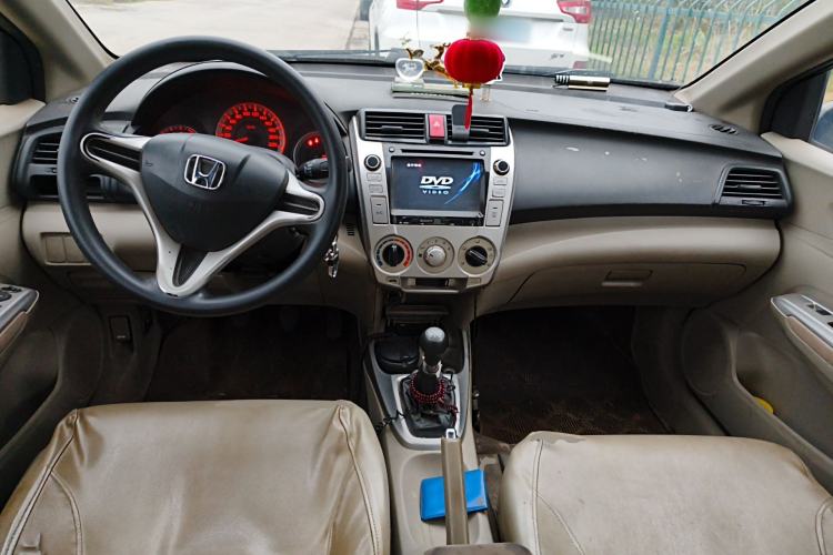 Used Honda City Classic 2011 1.5L Manual Elite Edition Center Console