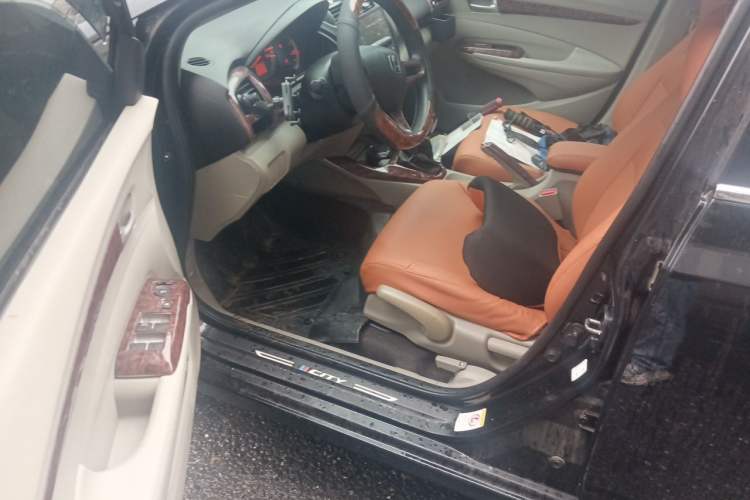 Used Honda City Classic 2011 1.5L Manual Elite Edition Driver Seat