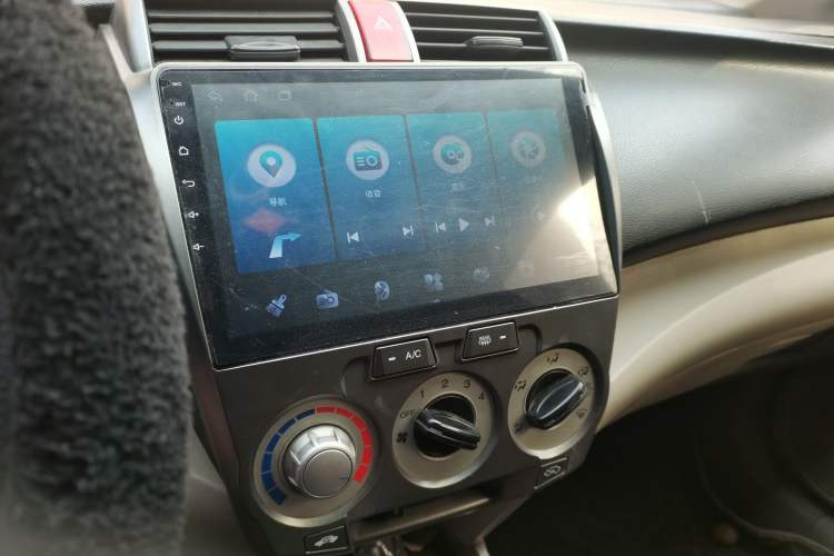 Used Honda City Classic 2011 1.5L Automatic Elite Edition Audio And AC Panel