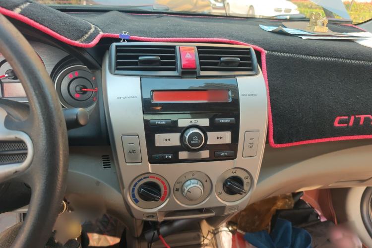 Used Honda City Classic 2011 1.5L Manual Elite Edition Audio And AC Panel