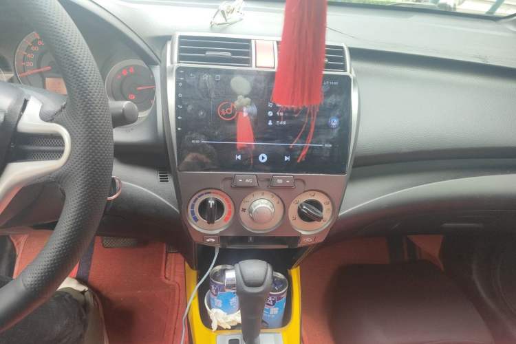 Used Honda City Classic 2011 1.5L Automatic Elite Edition Audio And AC Panel