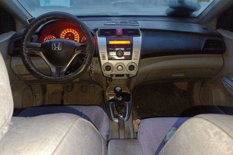 Used Honda City Classic 2011 1.5L Manual Elite Edition Center Console