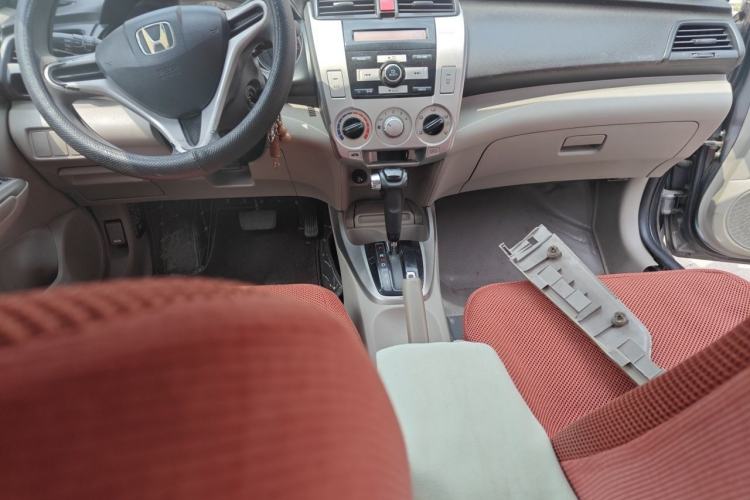 Used Honda City Classic 2011 1.5L Automatic Elite Edition Center Console