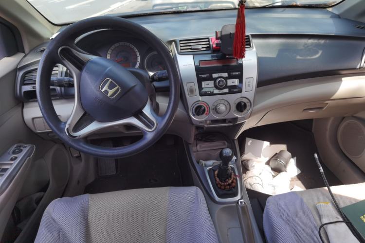 Used Honda City Classic 2011 1.5L Manual Elite Edition Center Console