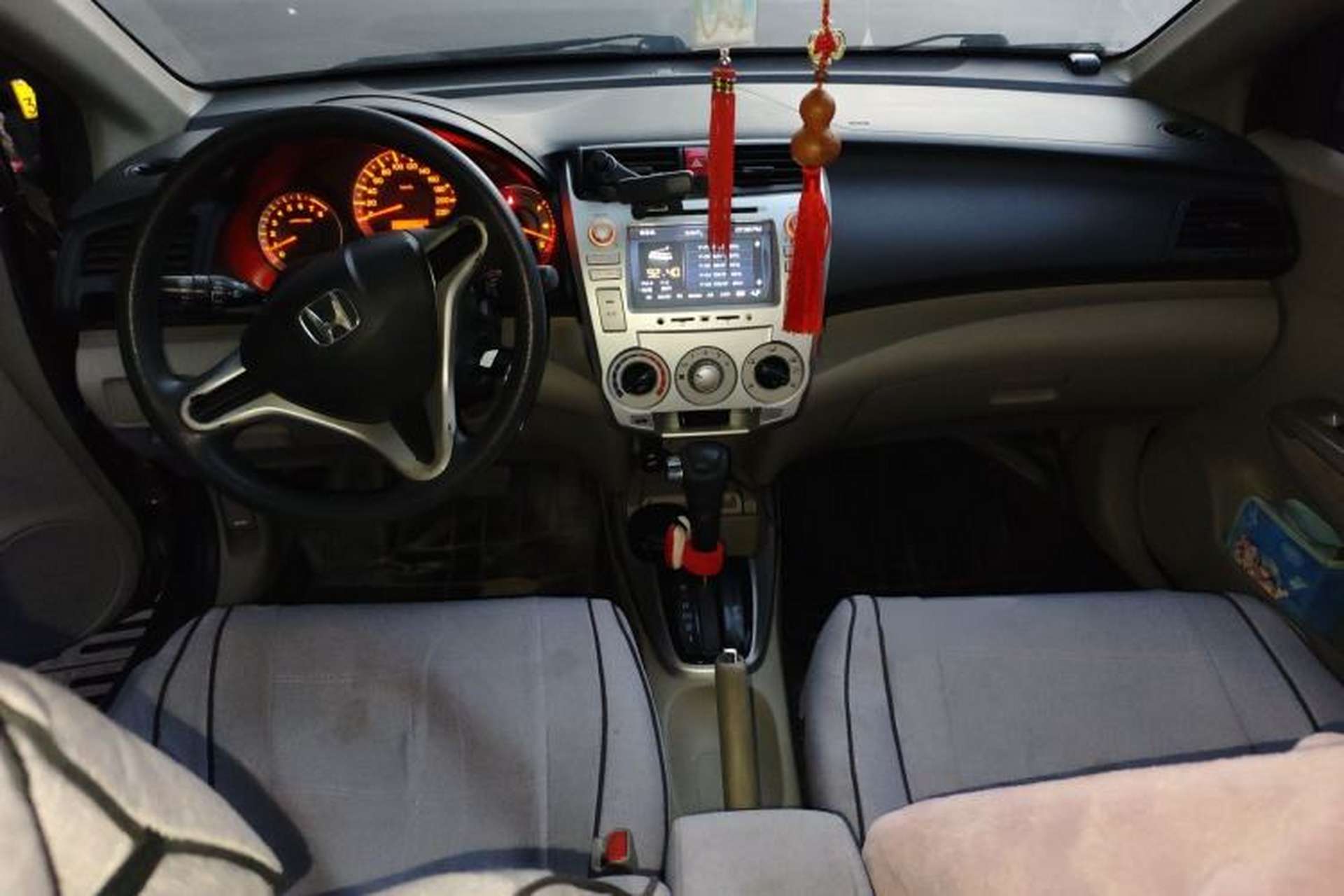 Used Honda City Classic 2011 1.5L Automatic Elite Edition Center Console