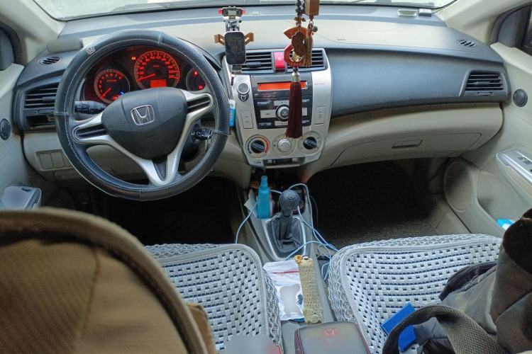 Used Honda City Classic 2011 1.5L Manual Elite Edition Center Console