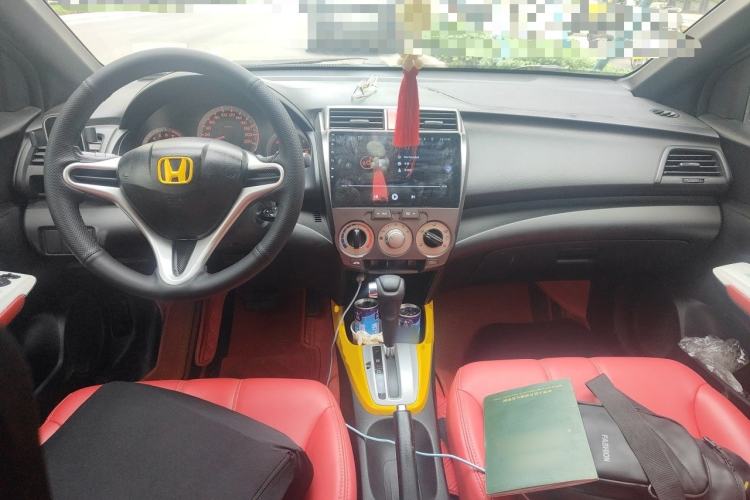 Used Honda City Classic 2011 1.5L Automatic Elite Edition Center Console