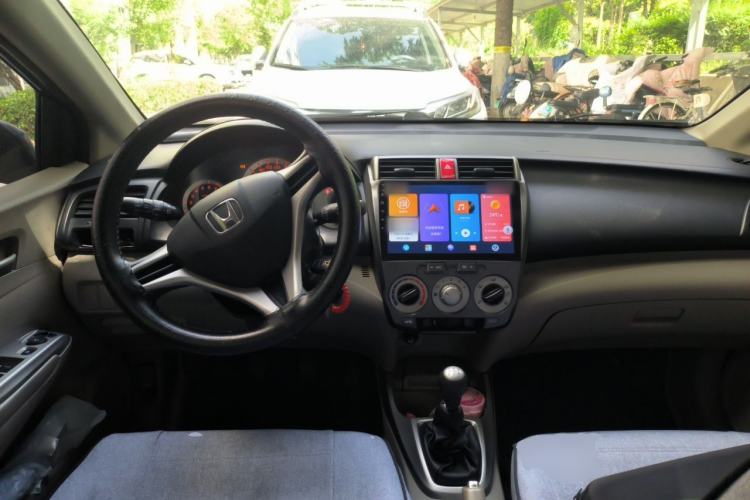 Used Honda City Classic 2011 1.5L Manual Elite Edition Center Console