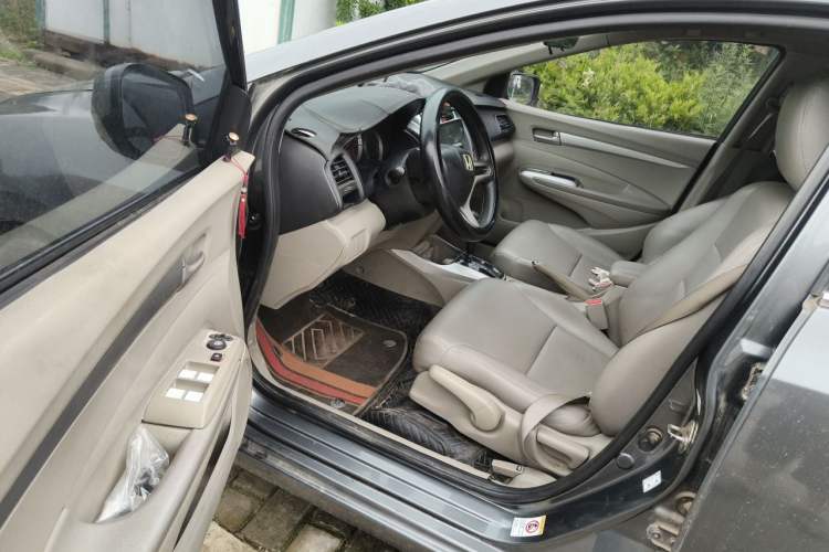 Used Honda City Classic 2011 1.5L Automatic Elite Edition Driver Seat