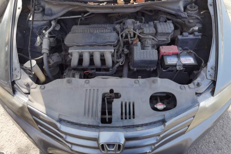Used Honda City Classic 2011 1.5L Manual Elite Edition Engine Bay