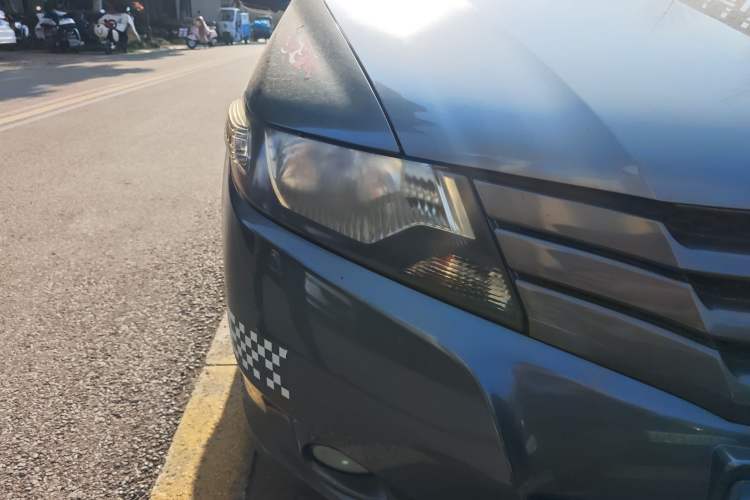 Used Honda City Classic 2011 1.5L Manual Elite Edition Exterior 6