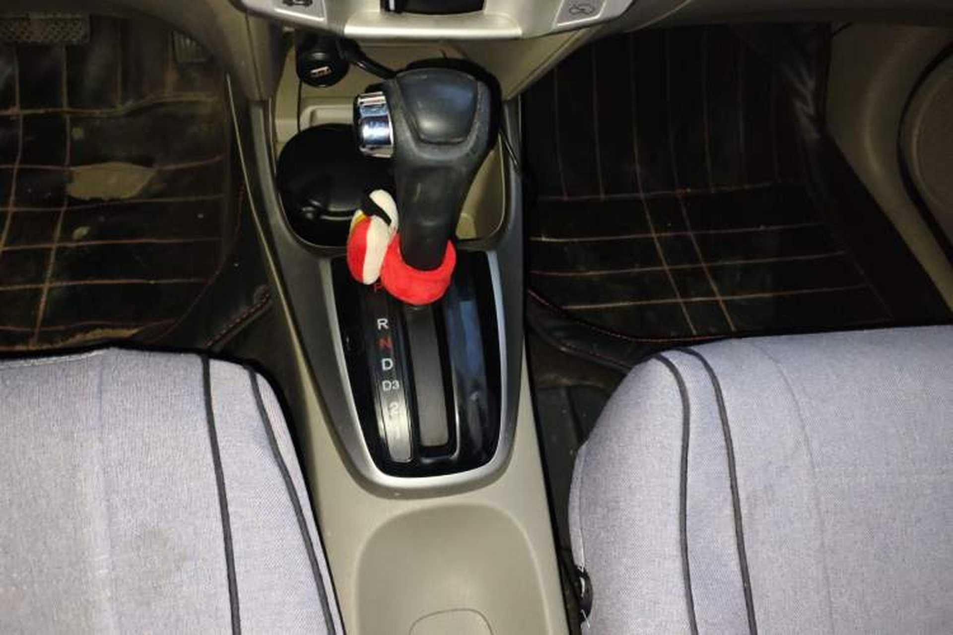 Used Honda City Classic 2011 1.5L Automatic Elite Edition Gear Lever