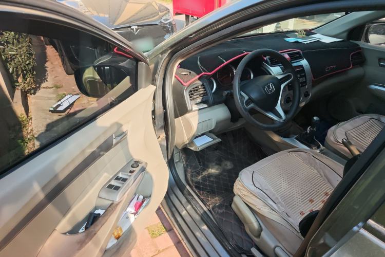 Used Honda City Classic 2011 1.5L Manual Elite Edition Interior 3