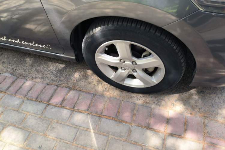 Used Honda City Classic 2011 1.5L Manual Elite Edition Right Front Wheel Hub