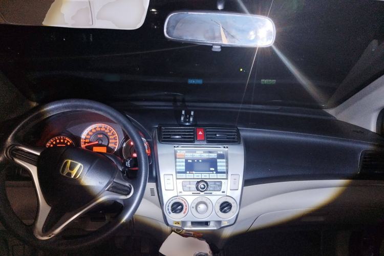Used Honda City Classic 2011 1.5L Manual Elite Edition Center Console