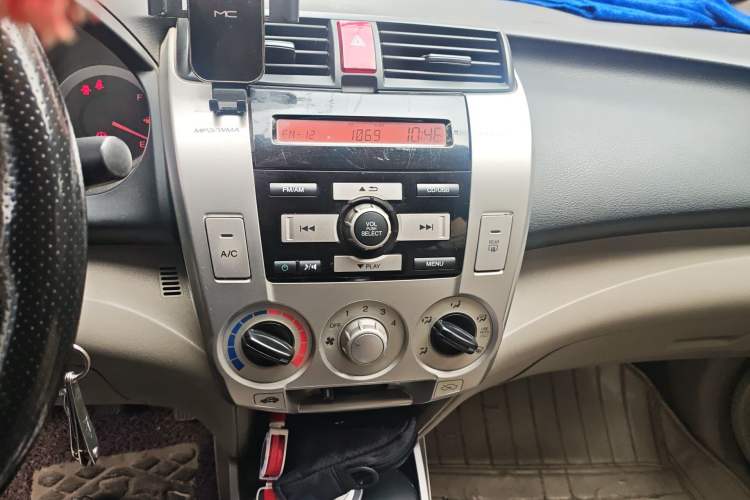 Used Honda City Classic 2011 1.5L Manual Elite Edition Audio And AC Panel