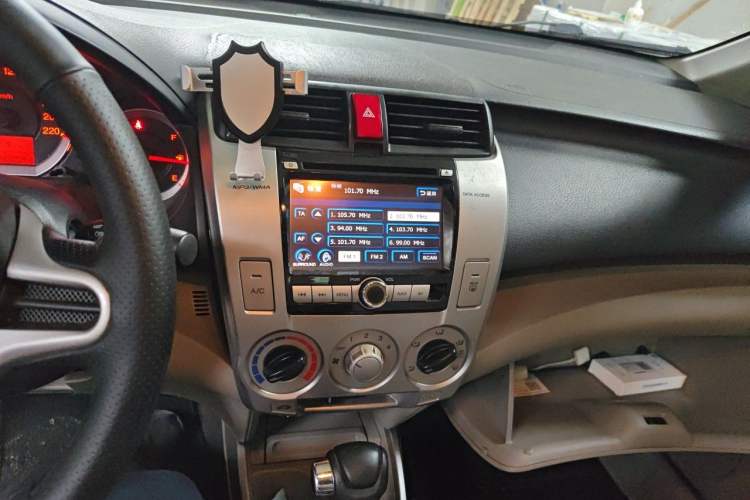 Used Honda City Classic 2011 1.5L Automatic Elite Edition Audio And AC Panel