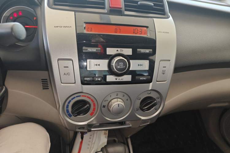 Used Honda City Classic 2011 1.5L Automatic Elite Edition Audio And AC Panel