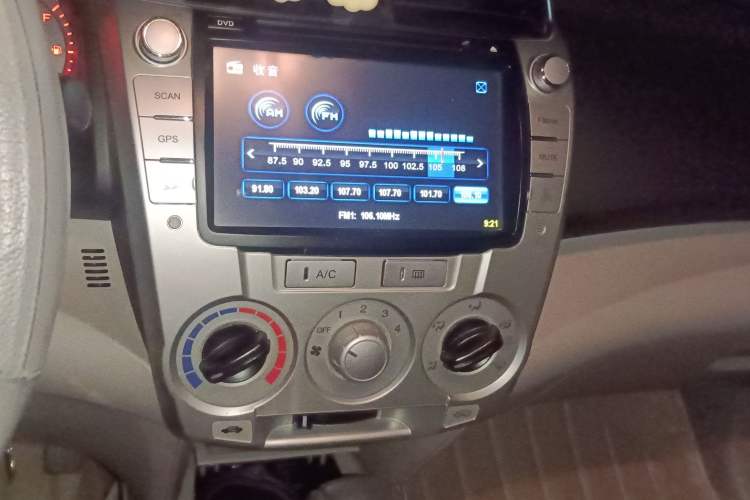 Used Honda City Classic 2011 1.5L Automatic Elite Edition Audio And AC Panel