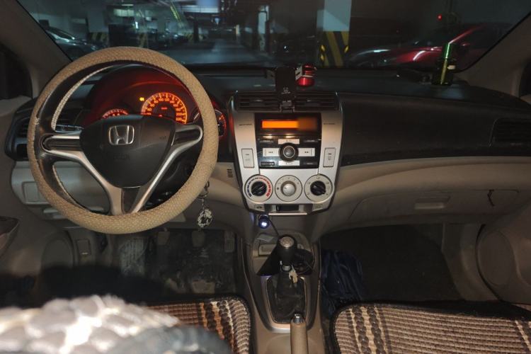 Used Honda City Classic 2011 1.5L Manual Elite Edition Center Console