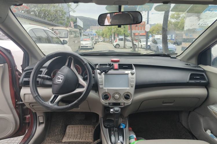Used Honda City Classic 2011 1.5L Automatic Elite Edition Center Console