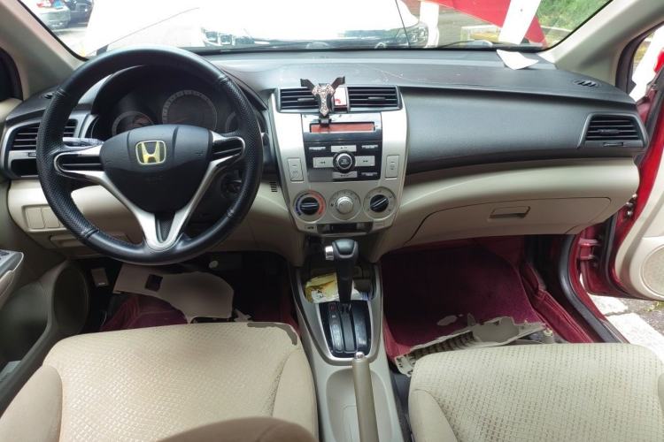 Used Honda City Classic 2011 1.5L Automatic Elite Edition Center Console