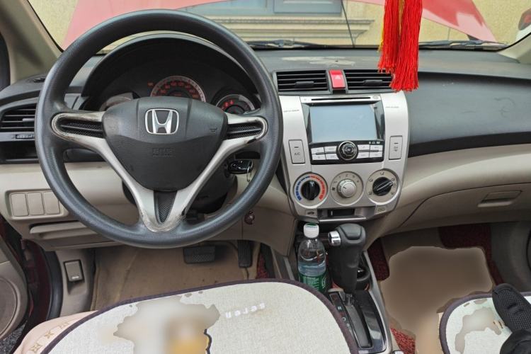 Used Honda City Classic 2011 1.5L Automatic Elite Edition Center Console