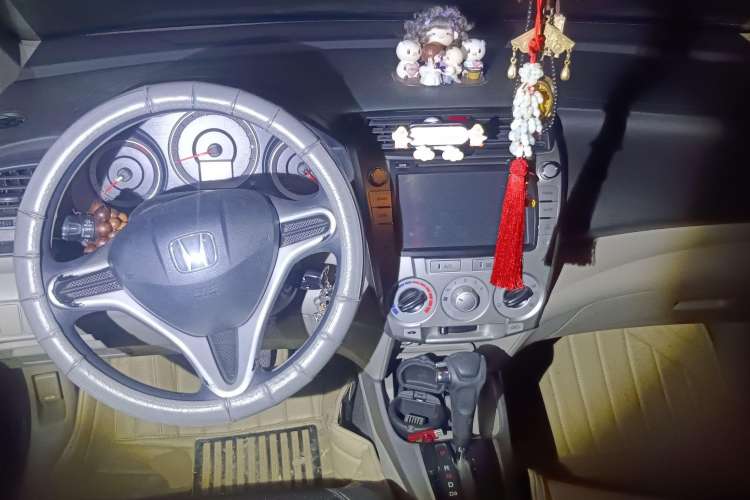 Used Honda City Classic 2011 1.5L Automatic Elite Edition Center Console
