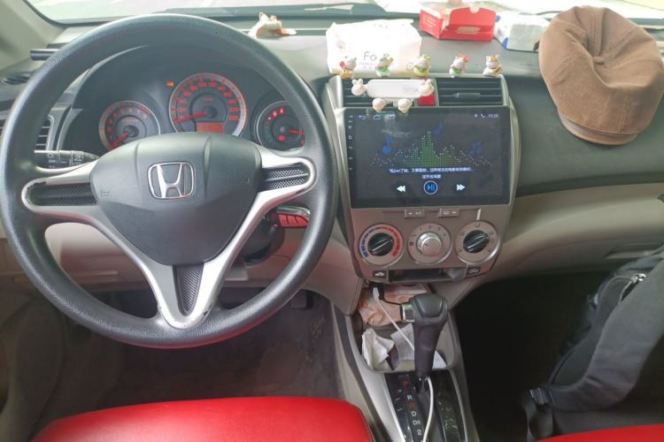 Used Honda City Classic 2011 1.5L Automatic Elite Edition Center Console