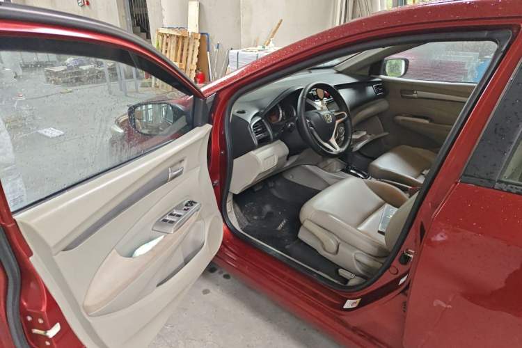 Used Honda City Classic 2011 1.5L Automatic Elite Edition Driver Seat