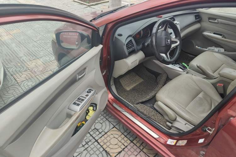 Used Honda City Classic 2011 1.5L Automatic Elite Edition Driver Seat