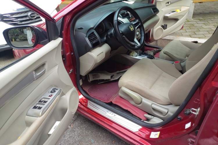 Used Honda City Classic 2011 1.5L Automatic Elite Edition Driver Seat