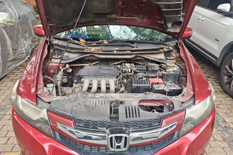 Used Honda City Classic 2011 1.5L Manual Elite Edition Engine Bay