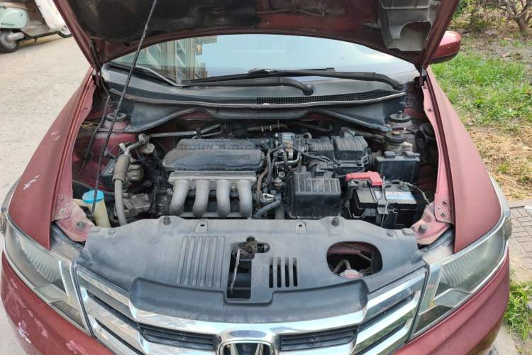 Used Honda City Classic 2011 1.5L Automatic Elite Edition Engine Bay