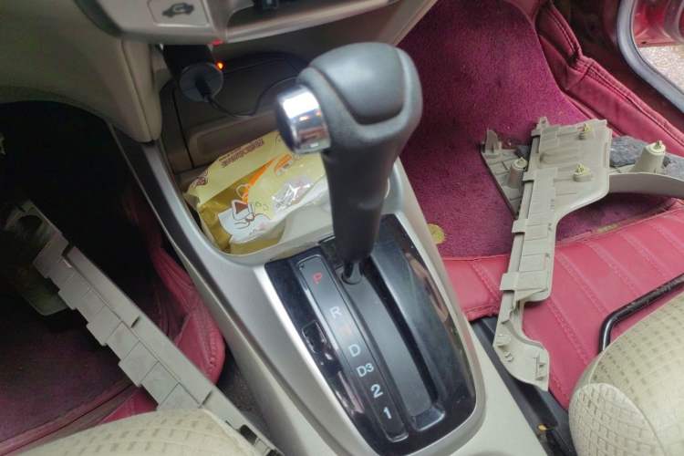 Used Honda City Classic 2011 1.5L Automatic Elite Edition Gear Lever