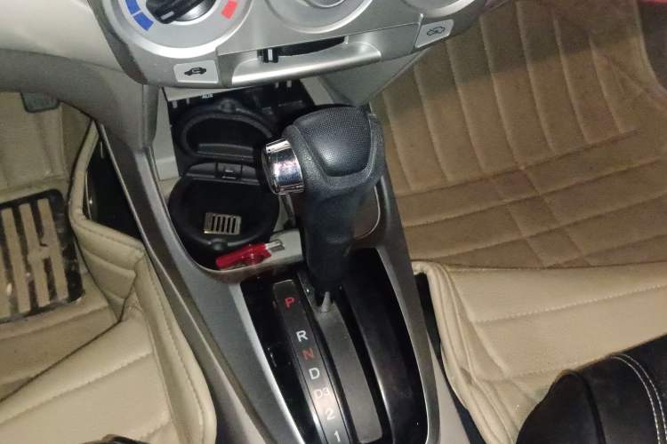 Used Honda City Classic 2011 1.5L Automatic Elite Edition Gear Lever