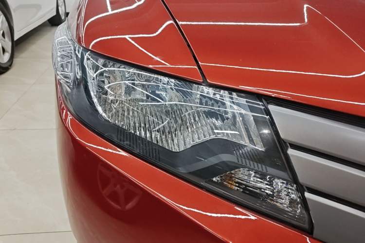 Used Honda City Classic 2011 1.5L Automatic Elite Edition Right Front Headlight