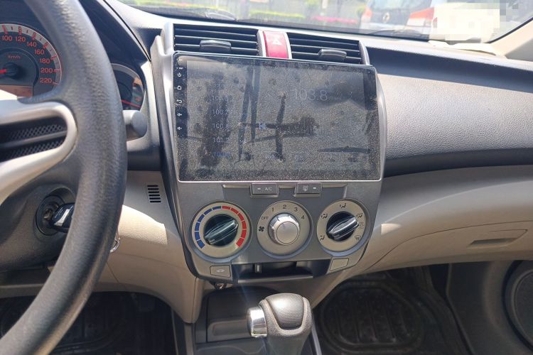 Used Honda City Classic 2011 1.5L Automatic Elite Edition Audio And AC Panel