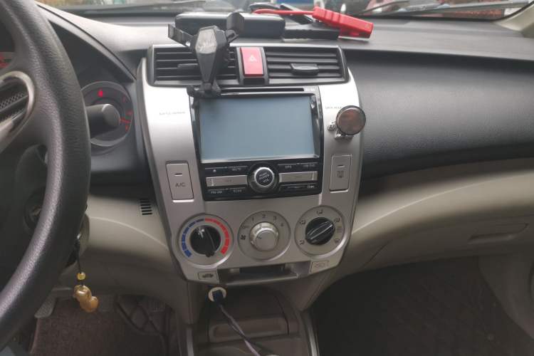 Used Honda City Classic 2011 1.5L Manual Elite Edition Audio And AC Panel