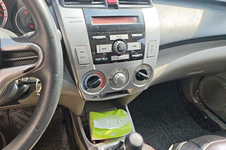 Used Honda City Classic 2011 1.5L Manual Elite Edition Audio And AC Panel
