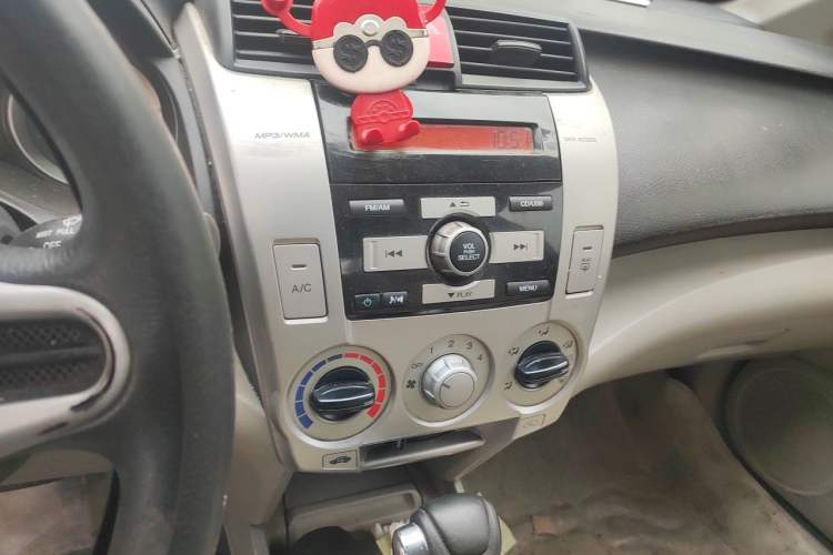 Used Honda City Classic 2011 1.5L Automatic Elite Edition Audio And AC Panel