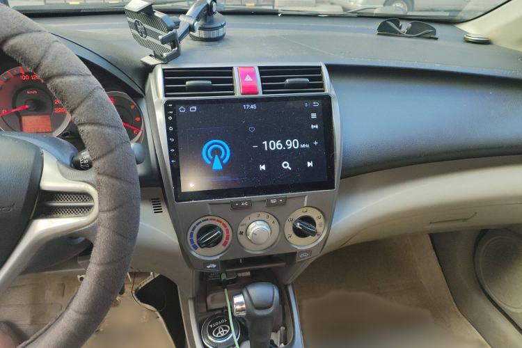 Used Honda City Classic 2011 1.5L Automatic Elite Edition Audio And AC Panel